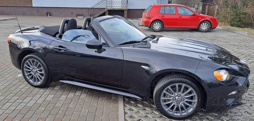 Fiat 124 Spider cena 59900 przebieg: 67000, rok produkcji 2017 z Grudziądz małe 211